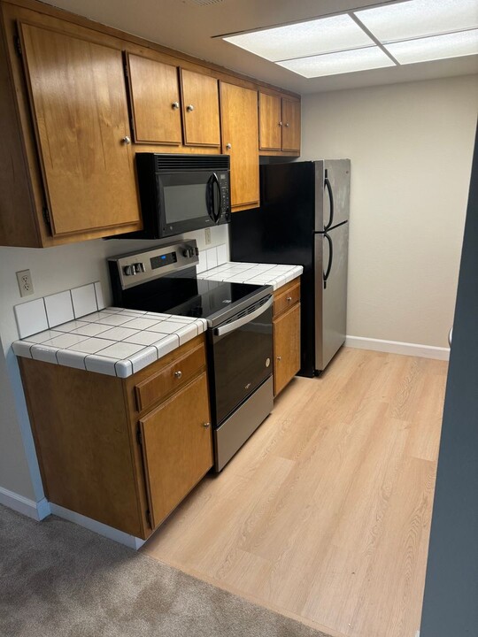 871 W California Ave in Sunnyvale, CA - Building Photo