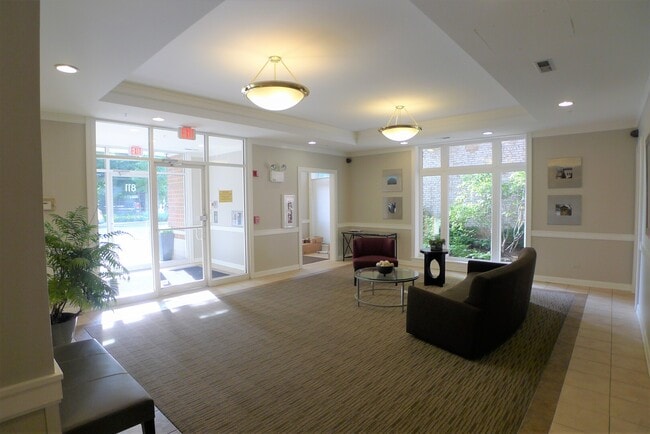811 Chicago Ave in Evanston, IL - Building Photo - Building Photo