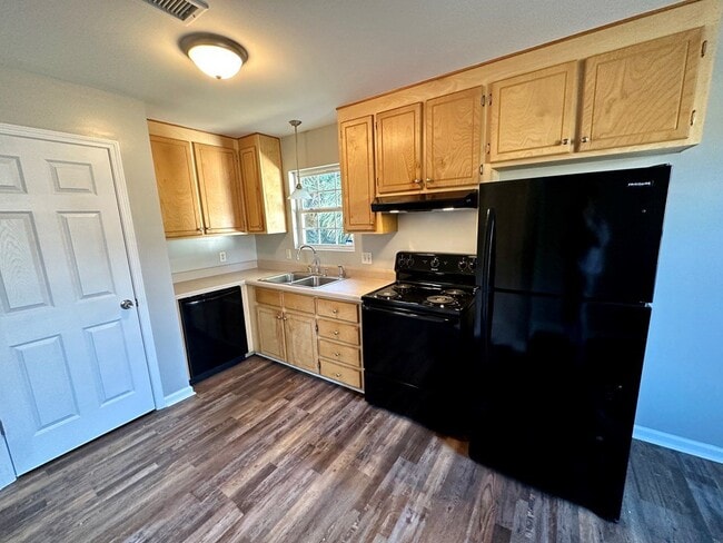 305 N College St in Dothan, AL - Building Photo - Building Photo