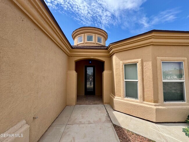 5344 Manuel Puentes Ct in El Paso, TX - Building Photo - Building Photo