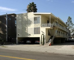 751 S Curson Ave Apartamentos