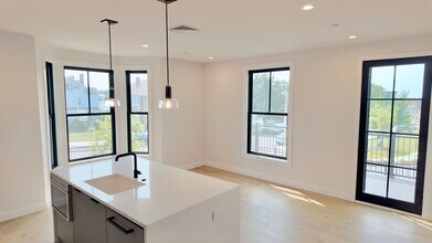 201 Washington St in Boston, MA - Building Photo - Building Photo