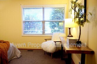 11770-11780 SW Bowmont Ln in Portland, OR - Building Photo - Building Photo