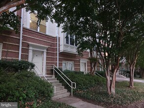 9486 Virginia Center Blvd, Unit 114 in Vienna, VA - Building Photo - Building Photo