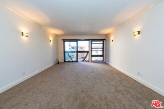 7742 Redlands St in Los Angeles, CA - Building Photo - Building Photo