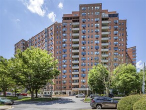 The Broadview Apartments in Baltimore, MD - Building Photo - Building Photo