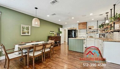 1407 Hopkins St in San Marcos, TX - Building Photo - Building Photo