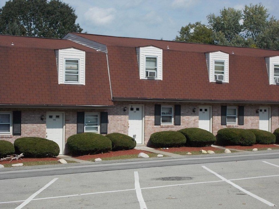 Starboard Villa Townhomes in Greensburg, PA - Building Photo