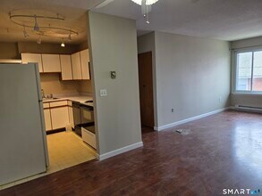 85 Niles Hill Rd in New London, CT - Building Photo - Building Photo