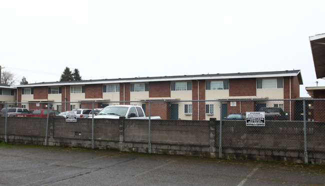 The DeVille Townhouses in Tacoma, WA - Building Photo - Building Photo