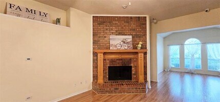 3001 Creek Meadow Ln in Garland, TX - Building Photo - Building Photo