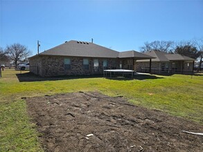 210 E Doyle St, Unit H-204 in Ponder, TX - Building Photo - Building Photo