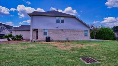2931 Meadowglen Cove in Houston, TX - Building Photo - Building Photo