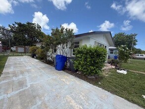 2711 Dewey St in Hollywood, FL - Building Photo - Building Photo
