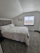 720 Farmall Ln in Manhattan, MT - Foto de edificio - Building Photo