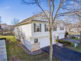 916 Parkside Blvd in Hopkins, MN - Building Photo