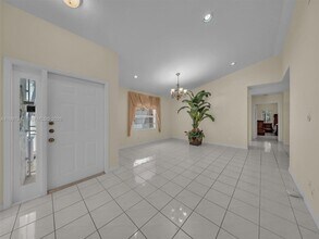 12345 NW 1st St in Plantation, FL - Building Photo - Building Photo