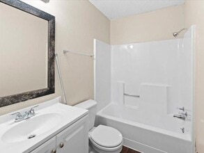 8412 Garcreek Cir, Unit B in Austin, TX - Building Photo - Building Photo