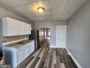 809 N Curley St in Baltimore, MD - Building Photo - Building Photo