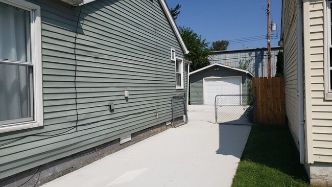 1581 Garfield St in Ferndale, MI - Building Photo - Building Photo