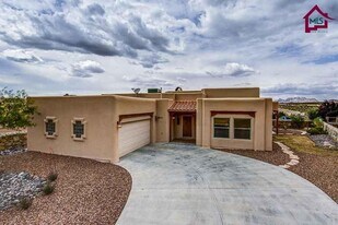 2585 Centennial St in Las Cruces, NM - Building Photo