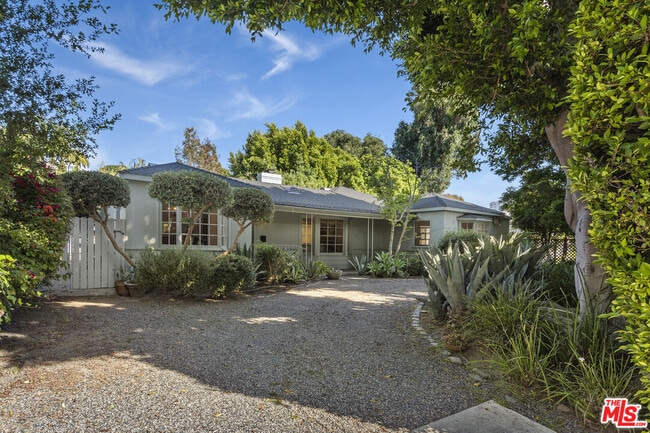 property at 712 Woodruff Ave
