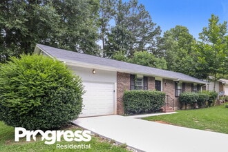 6133 Fieldcrest Dr in Morrow, GA - Building Photo - Building Photo