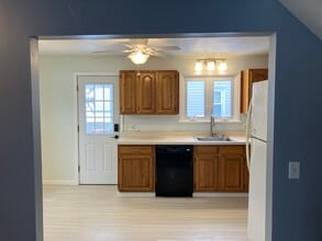 147 Winstead Rd in Rochester, NY - Foto de edificio - Building Photo