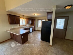 6163 Kalland Dr in Albertville, MN - Building Photo - Building Photo