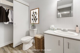 Queens Park Residences in Tillsonburg, ON - Building Photo - Building Photo