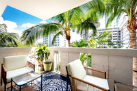 800 West Ave, Unit 435 in Miami Beach, FL - Foto de edificio - Building Photo