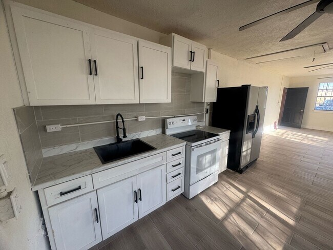 42267 W Expy 83 in La Joya, TX - Building Photo - Building Photo