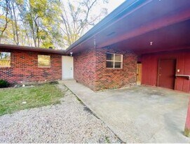 1809 Nottingham Dr S