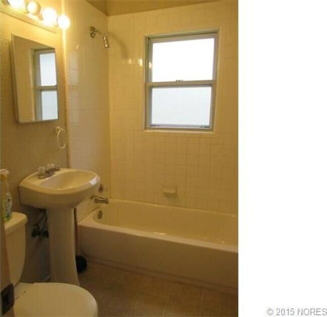 property at 1553 N Marion Ave