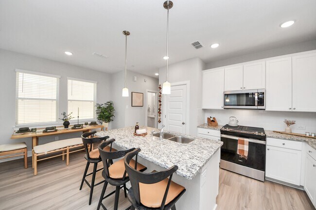 5300 Berkeley Knl Cir in Richmond, TX - Foto de edificio - Building Photo