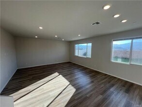 19557 Hanging Rock Rd in Lake Elsinore, CA - Building Photo - Building Photo