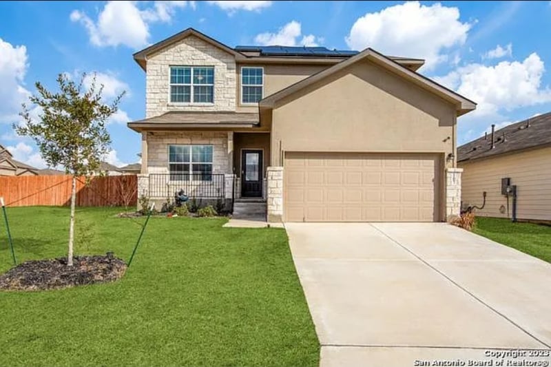 107 Scarlet Macaw in San Antonio, TX - Building Photo