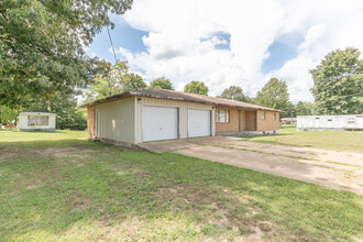 2747 Hickman Rd in Poplar Bluff, MO - Building Photo - Building Photo