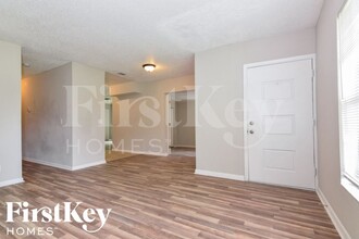 500 Brenda Dr in Brandon, FL - Foto de edificio - Building Photo