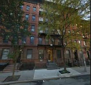 450 W 50th St in New York, NY - Building Photo - Building Photo
