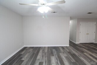 2517 N 7th Ave in Pensacola, FL - Foto de edificio - Building Photo