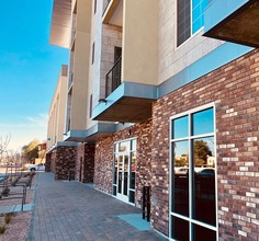 Valor on Eighth in Tempe, AZ - Foto de edificio - Building Photo