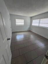 116 NW 28th Ave in Fort Lauderdale, FL - Building Photo - Building Photo