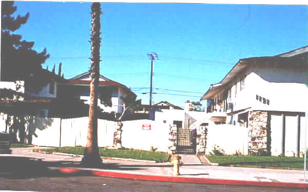 1125 N Onondaga Ave in Anaheim, CA - Building Photo - Building Photo