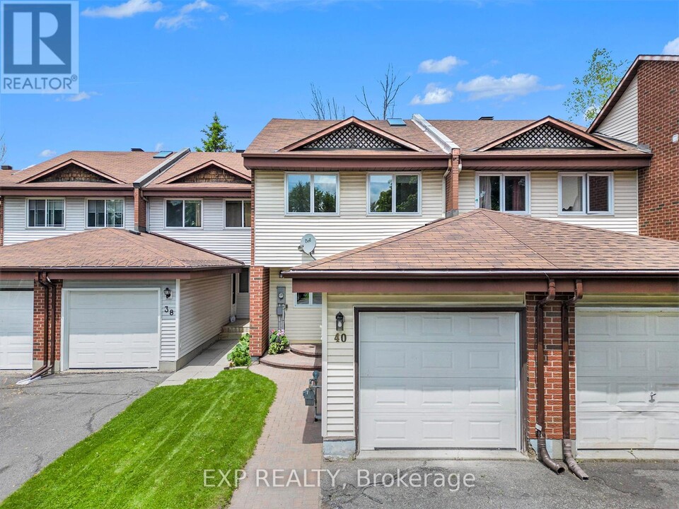 40 Dignard St in Embrun, ON - Building Photo