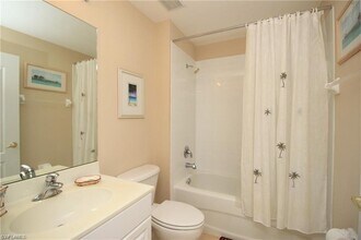 3425 Grand Cypress Dr in Naples, FL - Building Photo - Building Photo