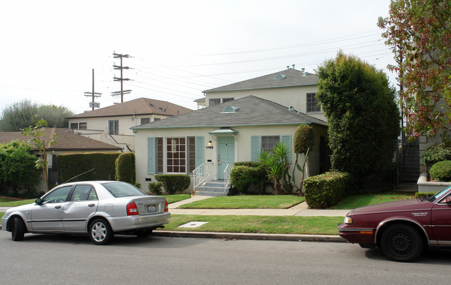 1759 Glendon Ave in Los Angeles, CA - Building Photo - Building Photo