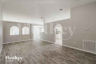 13230 Kent Bradley St in Dade City, FL - Building Photo - Building Photo