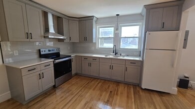 234 High St, Unit A in Somersworth, NH - Building Photo - Building Photo