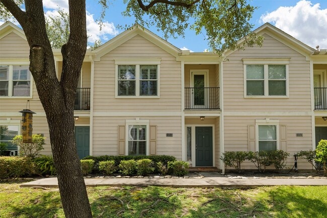 property at 1131 W 24th St